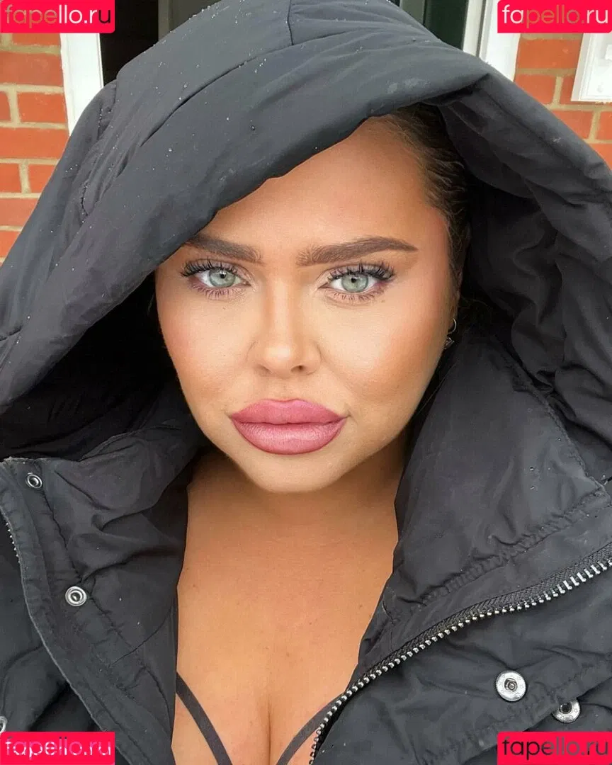 Susannah Elizabeth / hershikiss / sexysusie876 / susannah_elizabethx Onlyfans Photo Gallery 