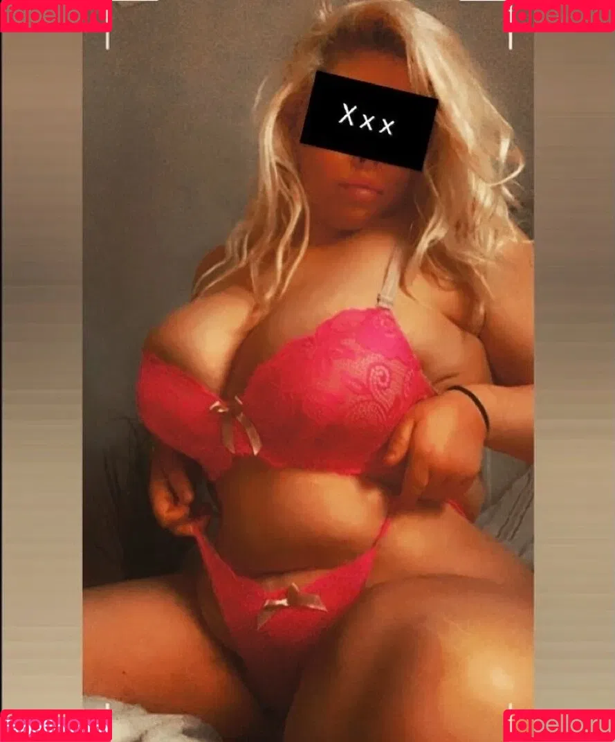 Susannah Elizabeth / hershikiss / sexysusie876 / susannah_elizabethx Onlyfans Photo Gallery 