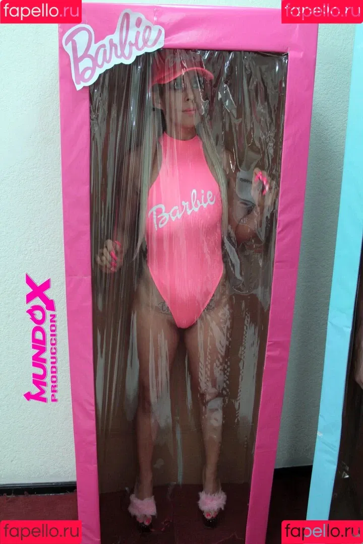 Laura Perea / Nicol Loveee / nicol_lovee / nicollove_e / nicolloveee Onlyfans Photo Gallery 