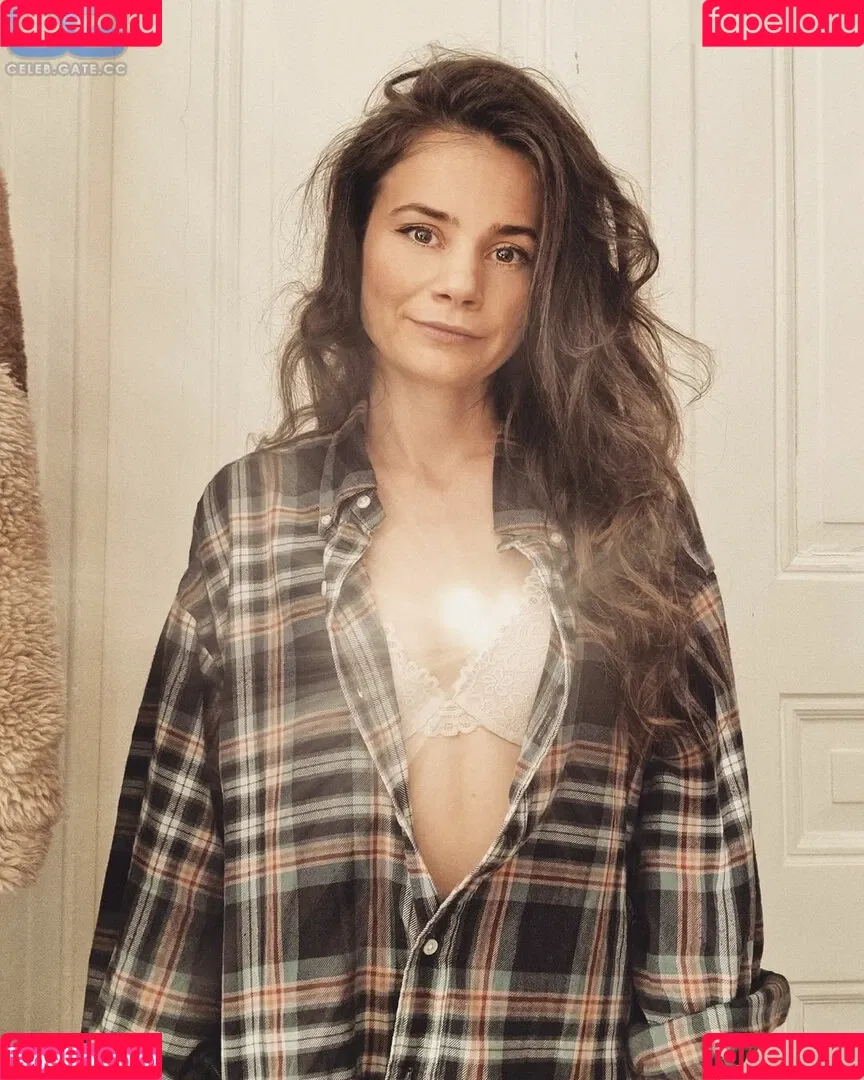 Joyce Ilg / mona.ameziane Onlyfans Photo Gallery 