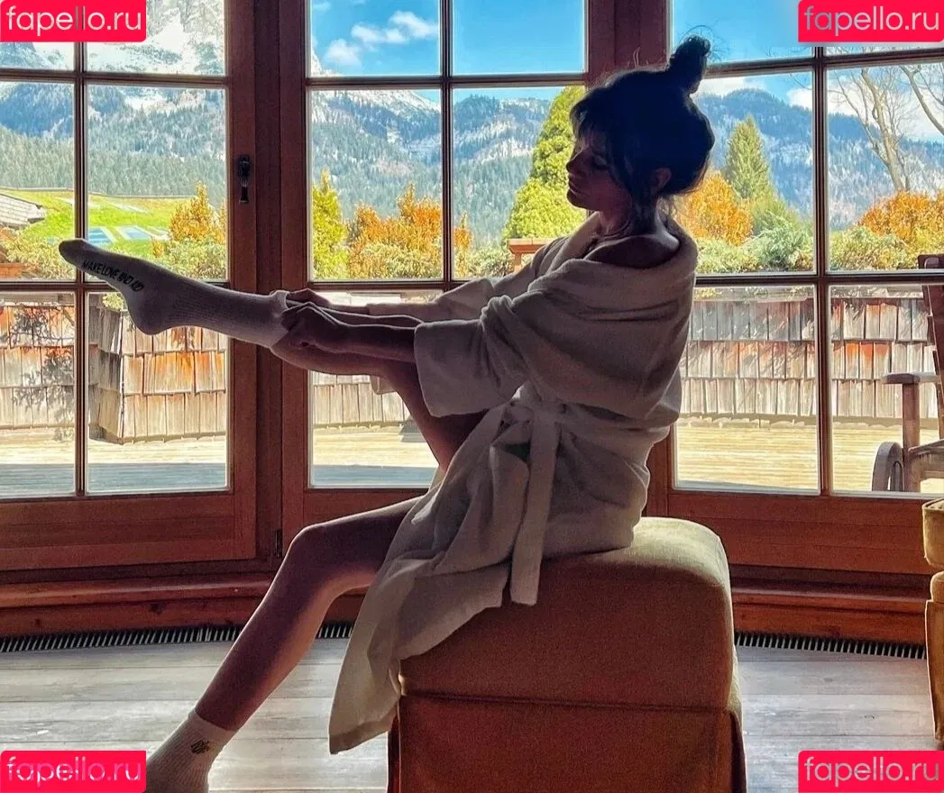 Joyce Ilg / mona.ameziane Onlyfans Photo Gallery 