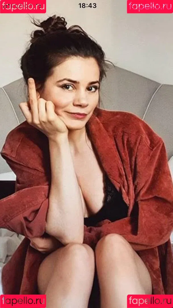 Joyce Ilg / mona.ameziane Onlyfans Photo Gallery 