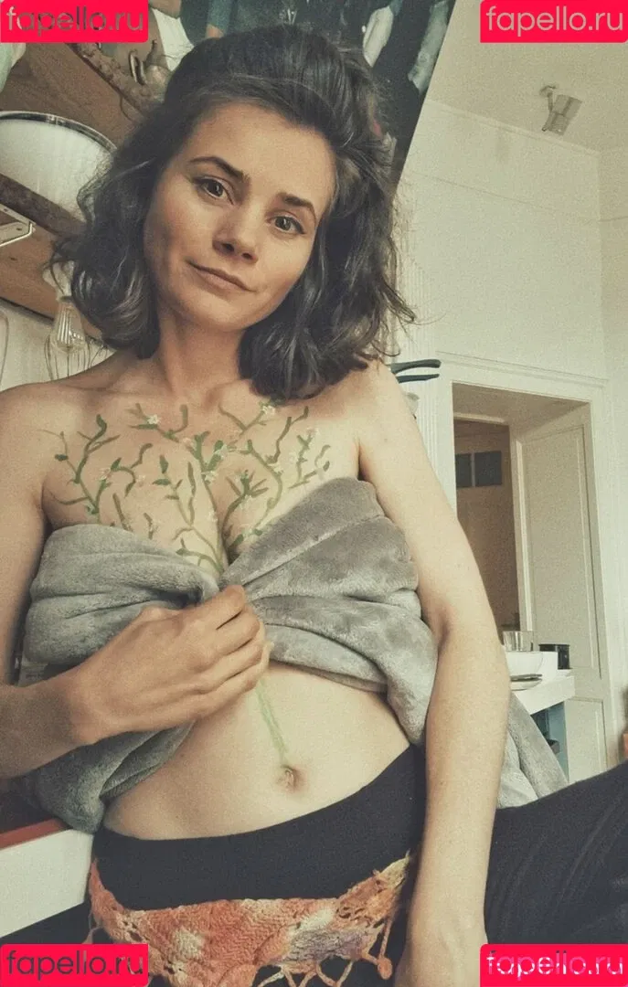 Joyce Ilg / mona.ameziane Onlyfans Photo Gallery 