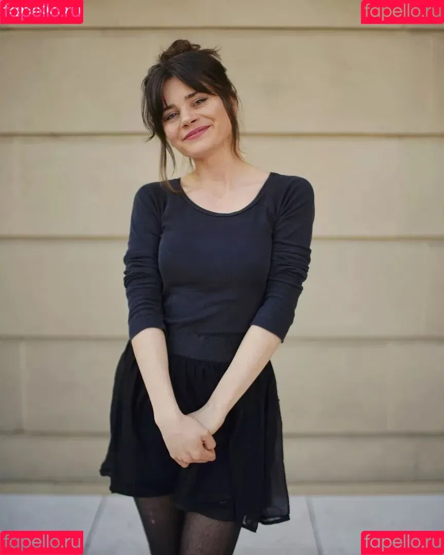 Joyce Ilg / mona.ameziane Onlyfans Photo Gallery 