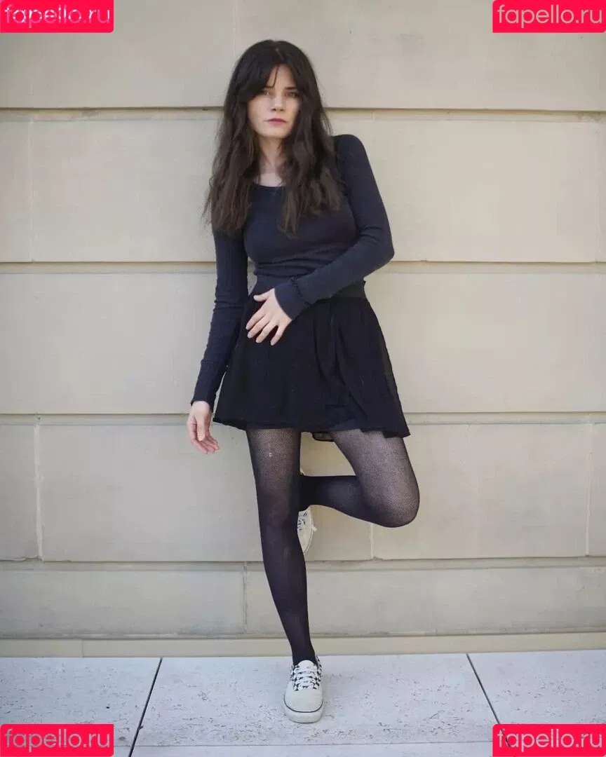 Joyce Ilg / mona.ameziane Onlyfans Photo Gallery 