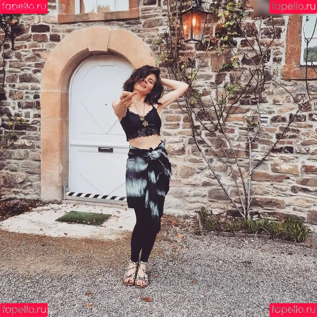 Joyce Ilg / mona.ameziane Onlyfans Photo Gallery 