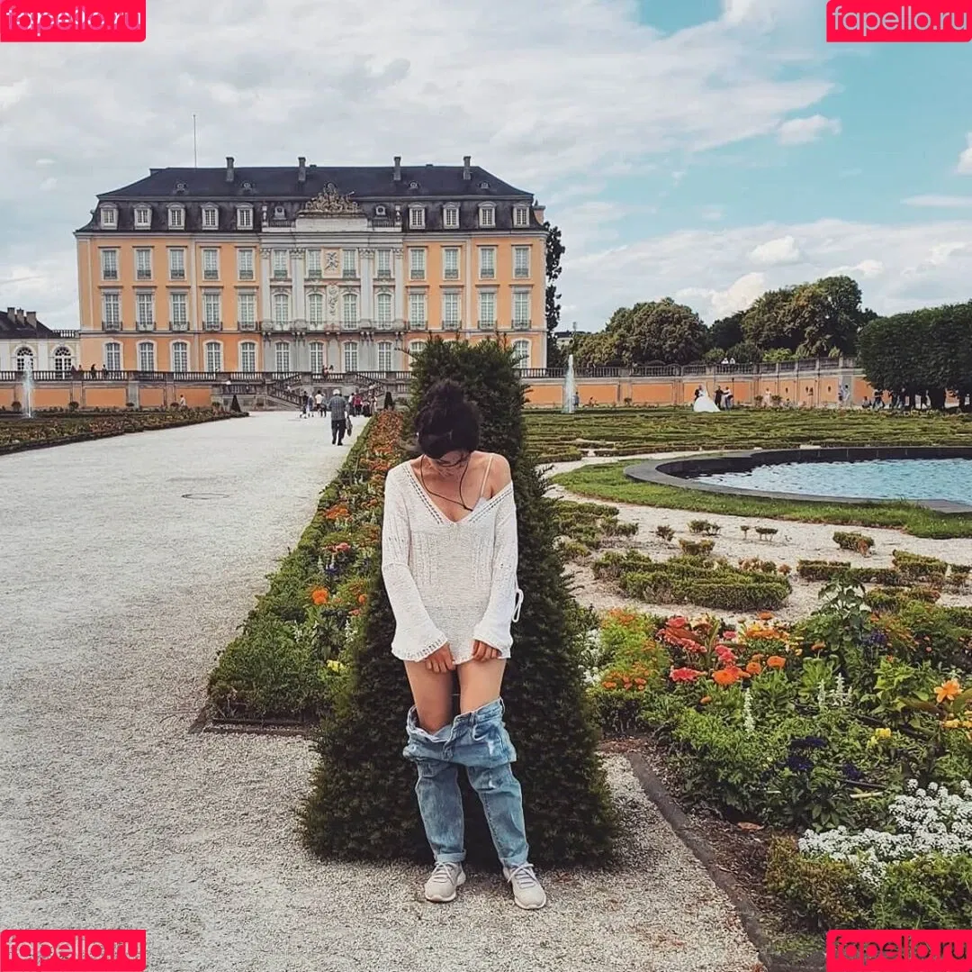 Joyce Ilg / mona.ameziane Onlyfans Photo Gallery 