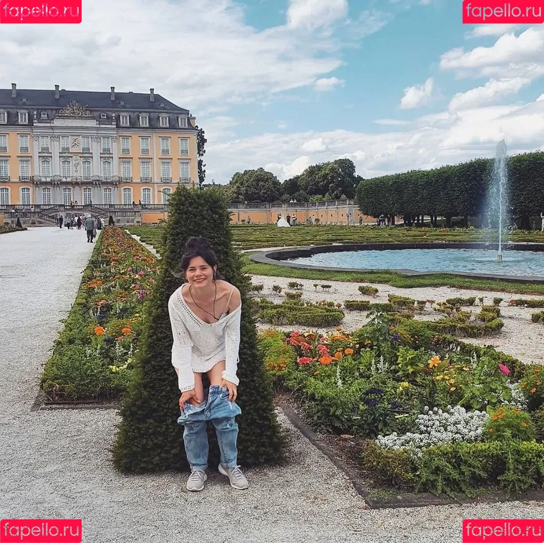 Joyce Ilg / mona.ameziane Onlyfans Photo Gallery 