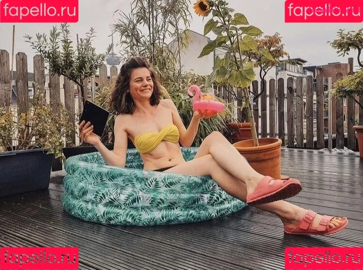 Joyce Ilg / mona.ameziane Onlyfans Photo Gallery 