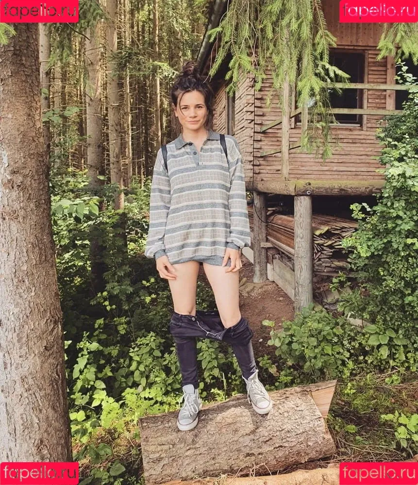 Joyce Ilg / mona.ameziane Onlyfans Photo Gallery 