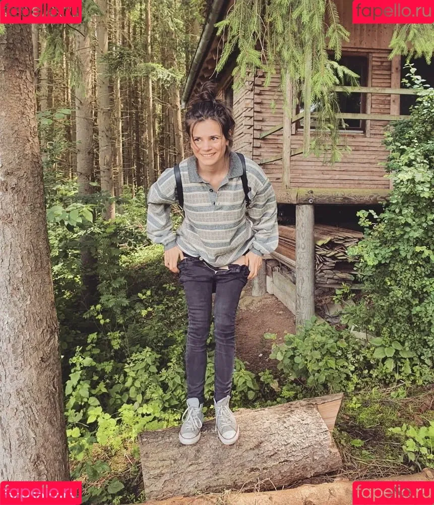 Joyce Ilg / mona.ameziane Onlyfans Photo Gallery 