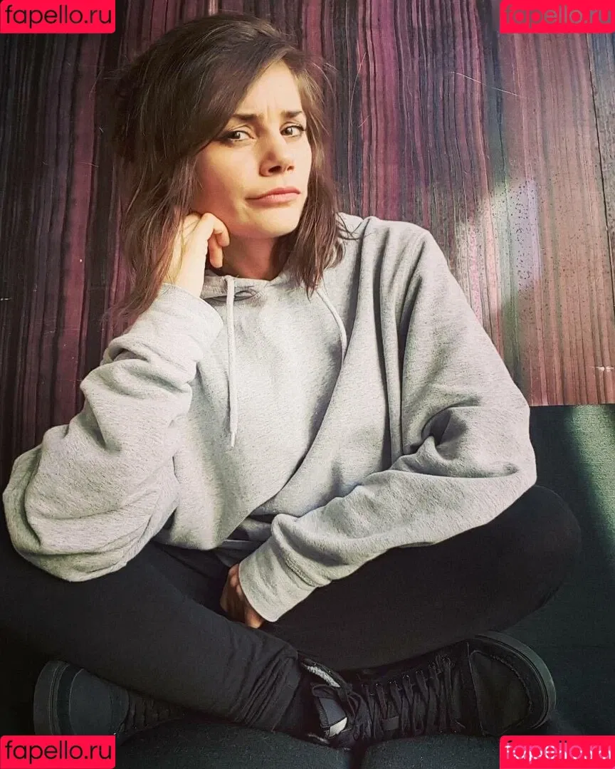 Joyce Ilg / mona.ameziane Onlyfans Photo Gallery 