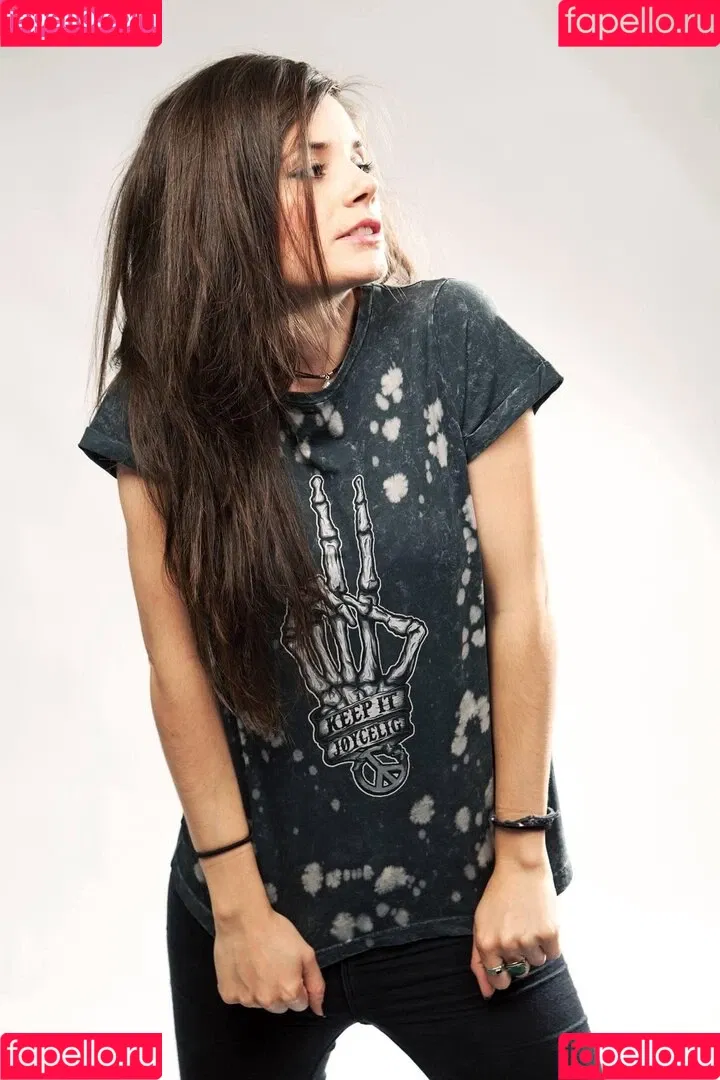 Joyce Ilg / mona.ameziane Onlyfans Photo Gallery 