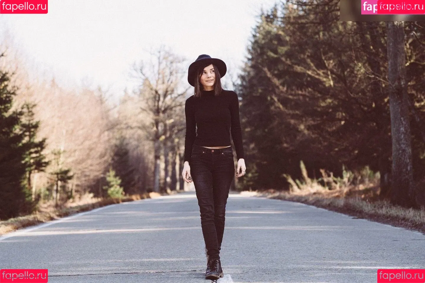 Joyce Ilg / mona.ameziane Onlyfans Photo Gallery 