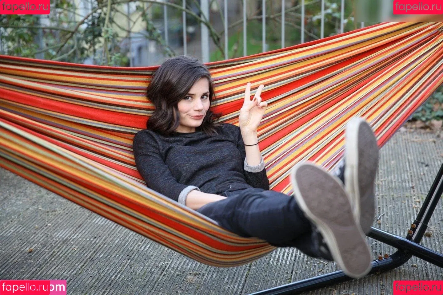 Joyce Ilg / mona.ameziane Onlyfans Photo Gallery 