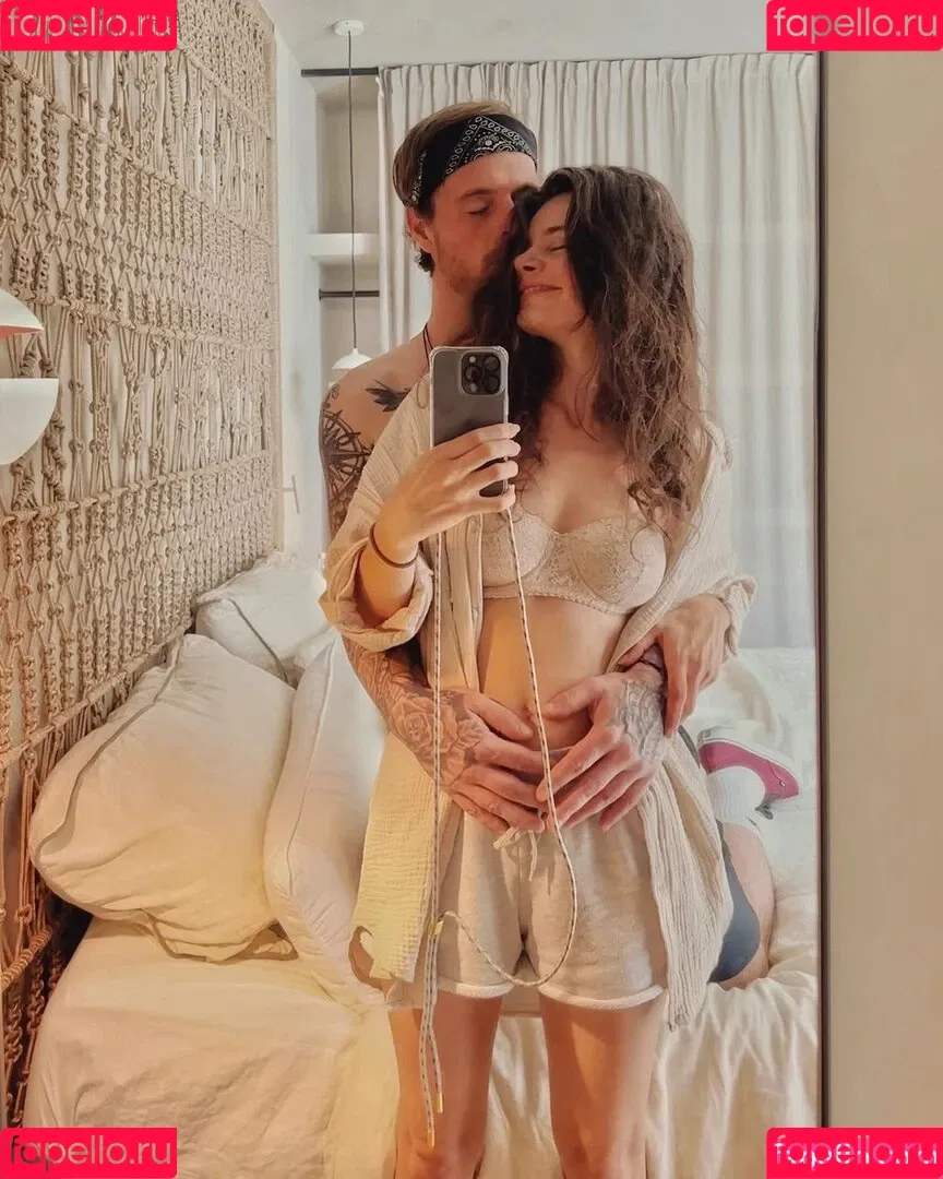 Joyce Ilg / mona.ameziane Onlyfans Photo Gallery 