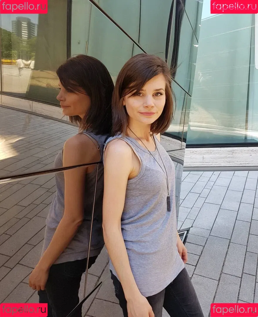 Joyce Ilg / mona.ameziane Onlyfans Photo Gallery 