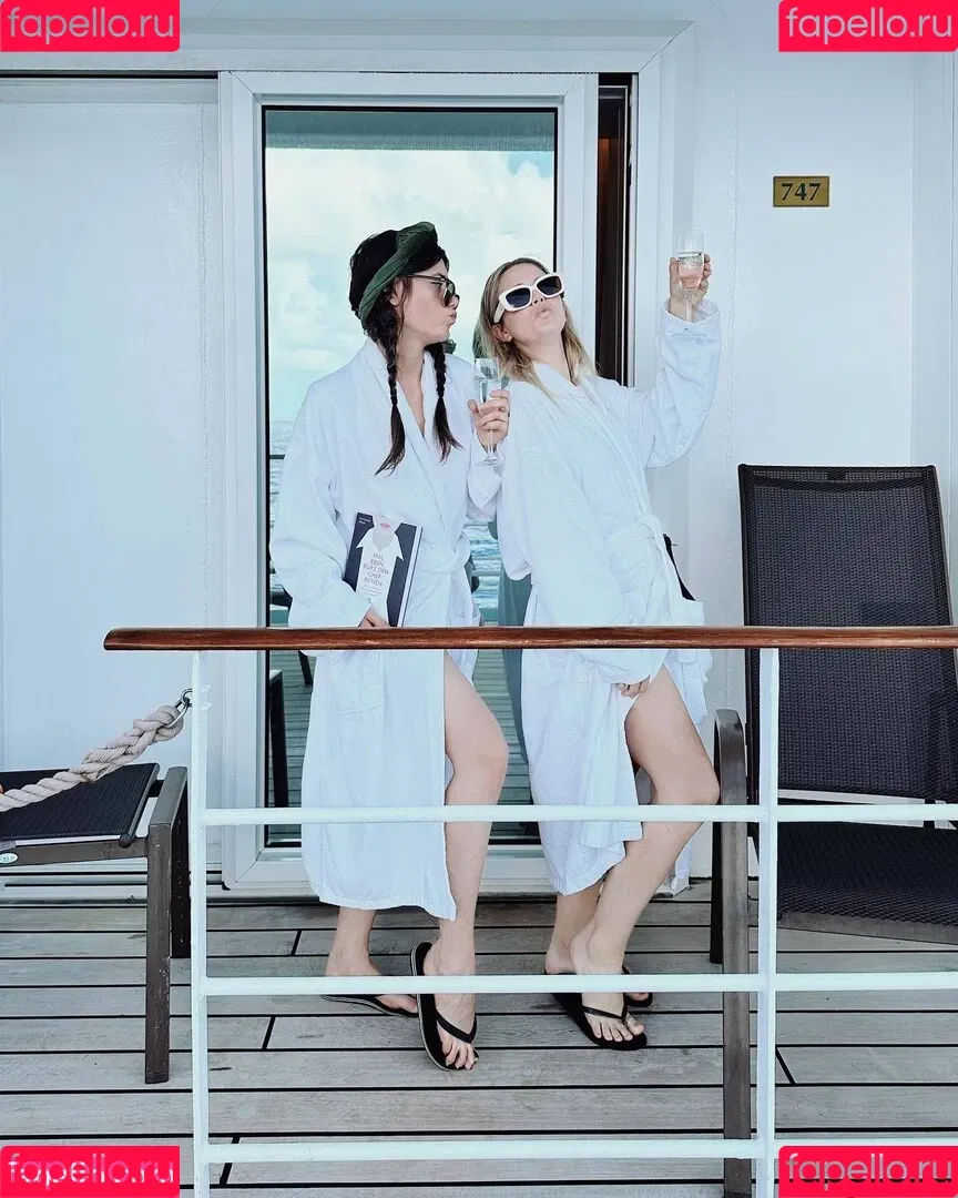 Joyce Ilg / mona.ameziane Onlyfans Photo Gallery 