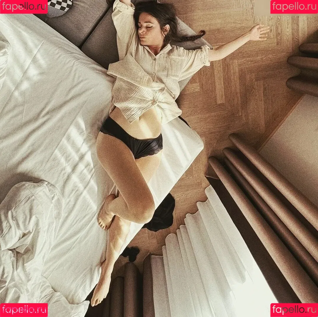 Joyce Ilg / mona.ameziane Onlyfans Photo Gallery 