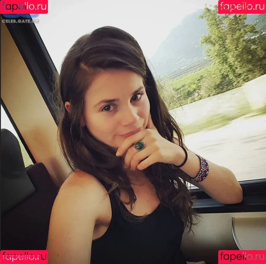 Joyce Ilg / mona.ameziane Onlyfans Photo Gallery 