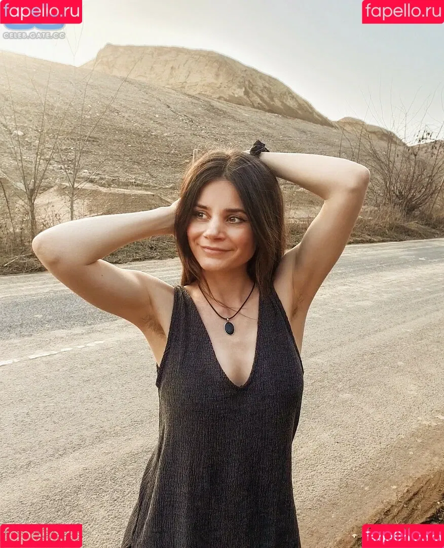 Joyce Ilg / mona.ameziane Onlyfans Photo Gallery 