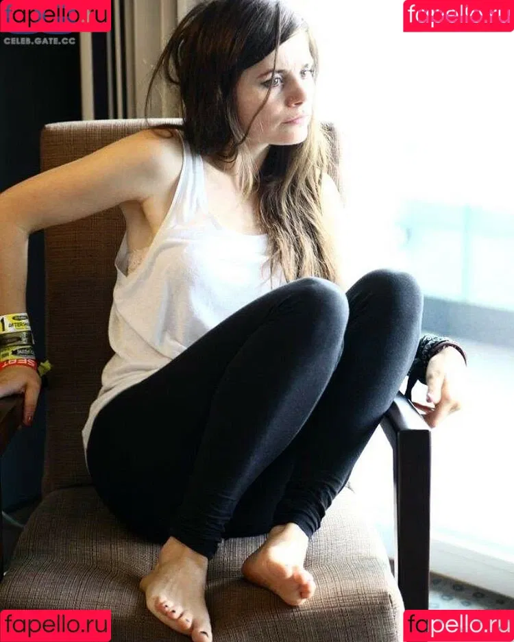 Joyce Ilg / mona.ameziane Onlyfans Photo Gallery 