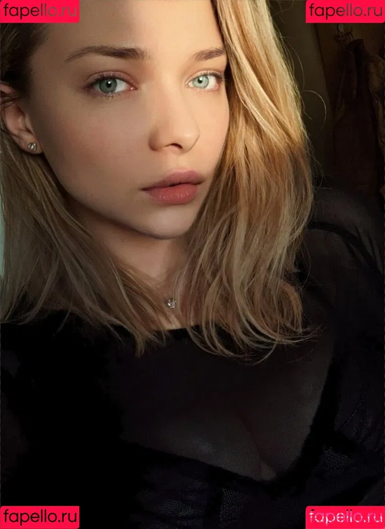 neevi / neevi_twitch / neevilicious / neeviliciouz Onlyfans Photo Gallery 