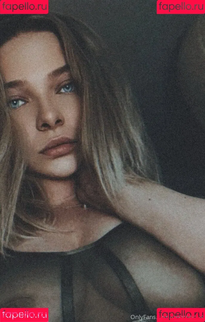 neevi / neevi_twitch / neevilicious / neeviliciouz Onlyfans Photo Gallery 