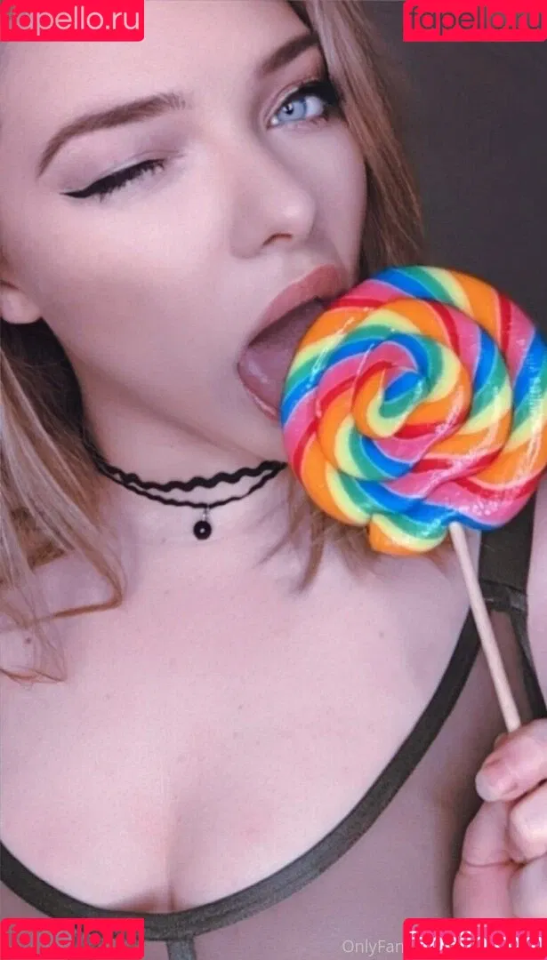 neevi / neevi_twitch / neevilicious / neeviliciouz Onlyfans Photo Gallery 