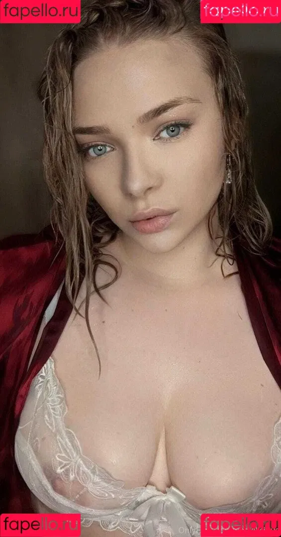 neevi / neevi_twitch / neevilicious / neeviliciouz Onlyfans Photo Gallery 