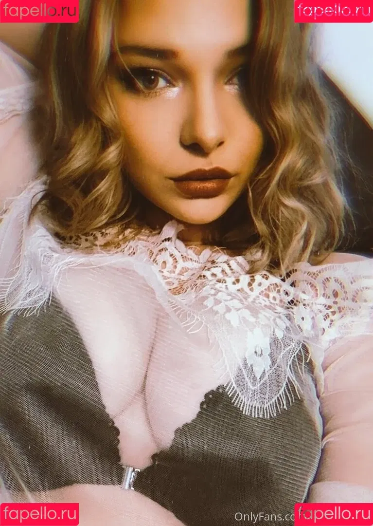 neevi / neevi_twitch / neevilicious / neeviliciouz Onlyfans Photo Gallery 