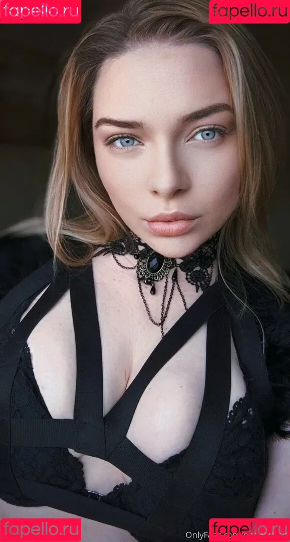 neevi / neevi_twitch / neevilicious / neeviliciouz Onlyfans Photo Gallery 