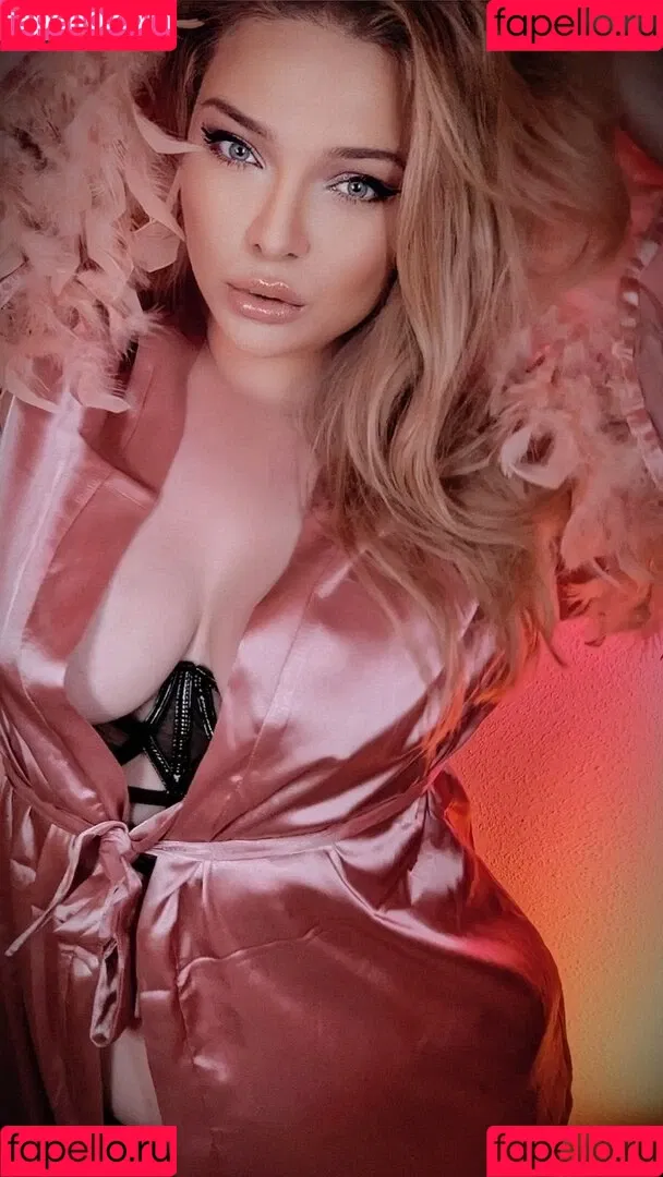 neevi / neevi_twitch / neevilicious / neeviliciouz Onlyfans Photo Gallery 