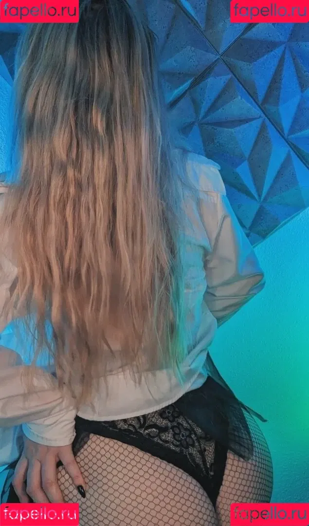 neevi / neevi_twitch / neevilicious / neeviliciouz Onlyfans Photo Gallery 