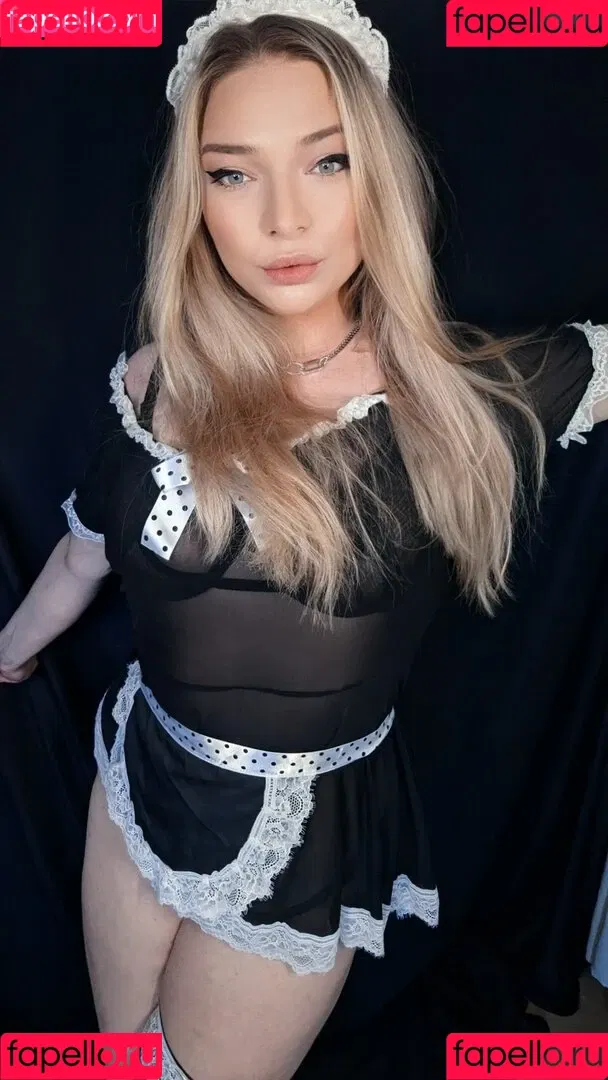 neevi / neevi_twitch / neevilicious / neeviliciouz Onlyfans Photo Gallery 