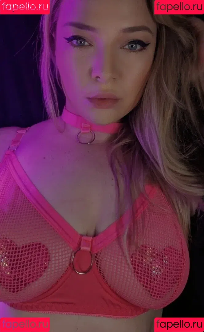 neevi / neevi_twitch / neevilicious / neeviliciouz Onlyfans Photo Gallery 