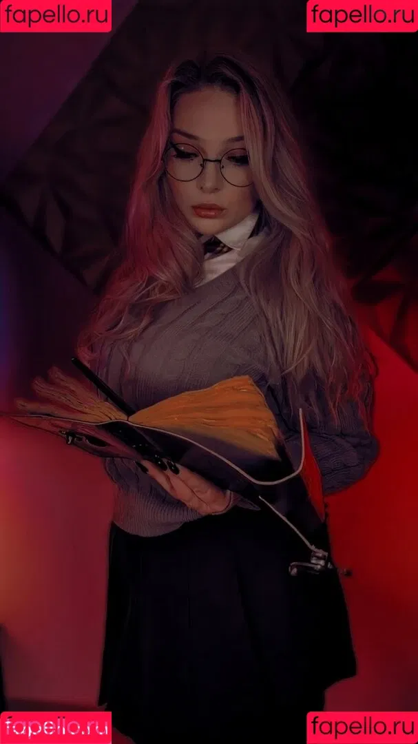 neevi / neevi_twitch / neevilicious / neeviliciouz Onlyfans Photo Gallery 