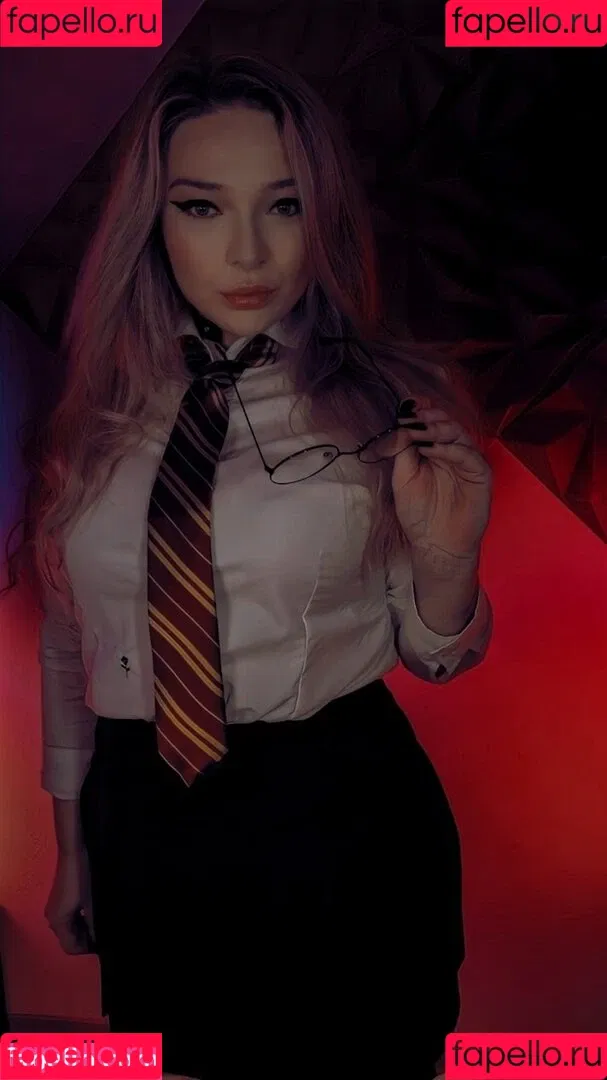 neevi / neevi_twitch / neevilicious / neeviliciouz Onlyfans Photo Gallery 