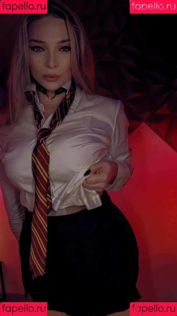 neevi / neevi_twitch / neevilicious / neeviliciouz Onlyfans Photo Gallery 