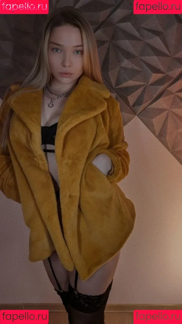 neevi / neevi_twitch / neevilicious / neeviliciouz Onlyfans Photo Gallery 