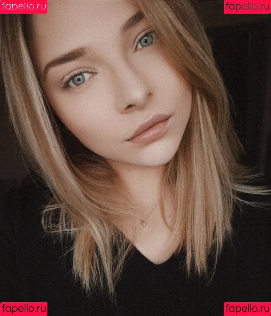 neevi / neevi_twitch / neevilicious / neeviliciouz Onlyfans Photo Gallery 