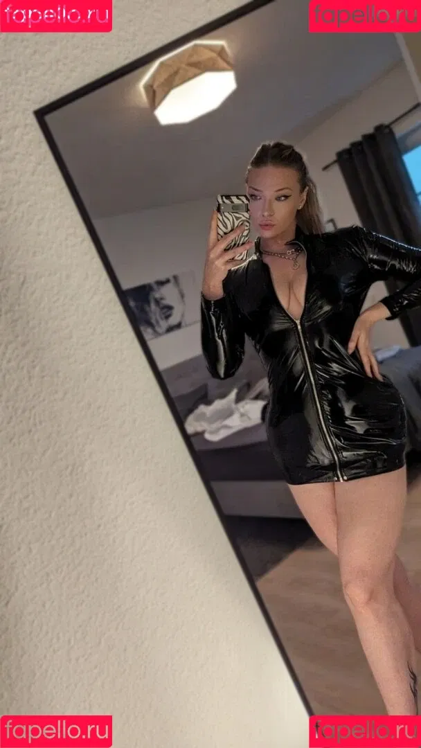 neevi / neevi_twitch / neevilicious / neeviliciouz Onlyfans Photo Gallery 