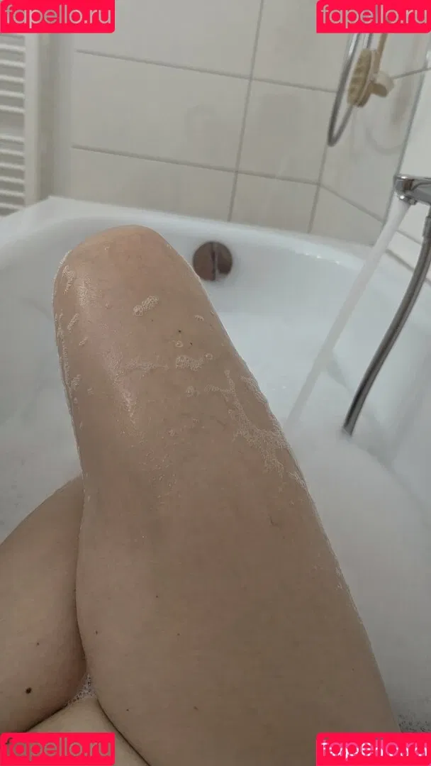 neevi / neevi_twitch / neevilicious / neeviliciouz Onlyfans Photo Gallery 