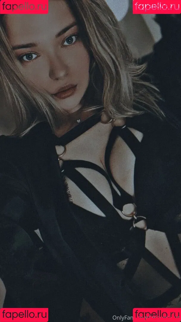 neevi / neevi_twitch / neevilicious / neeviliciouz Onlyfans Photo Gallery 