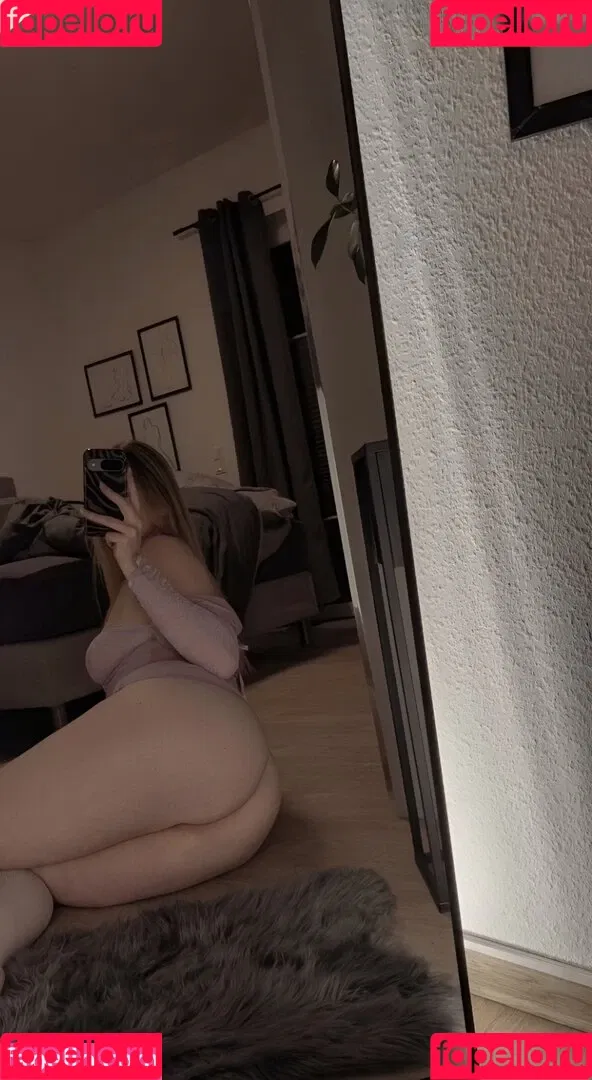 neevi / neevi_twitch / neevilicious / neeviliciouz Onlyfans Photo Gallery 