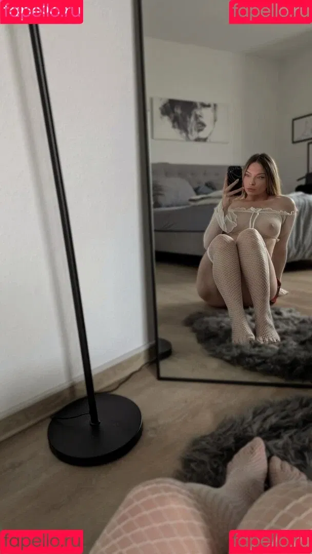 neevi / neevi_twitch / neevilicious / neeviliciouz Onlyfans Photo Gallery 