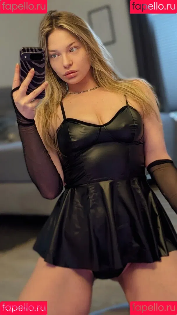 neevi / neevi_twitch / neevilicious / neeviliciouz Onlyfans Photo Gallery 