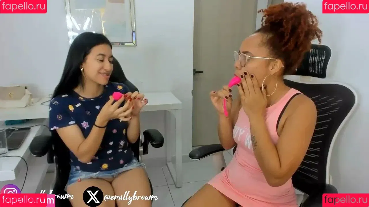 Emilybrowm / emillybrowm / emilyr_brown / https: Onlyfans Photo Gallery 