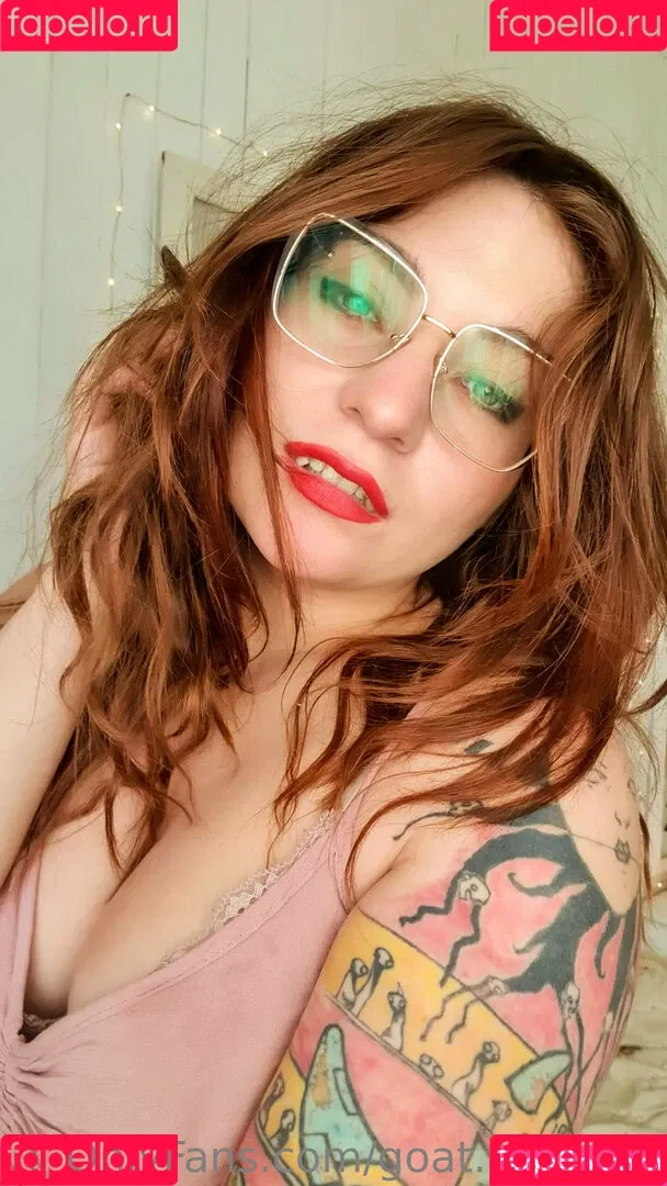 goat.redhead / thegingerfarmgirl Onlyfans Photo Gallery 