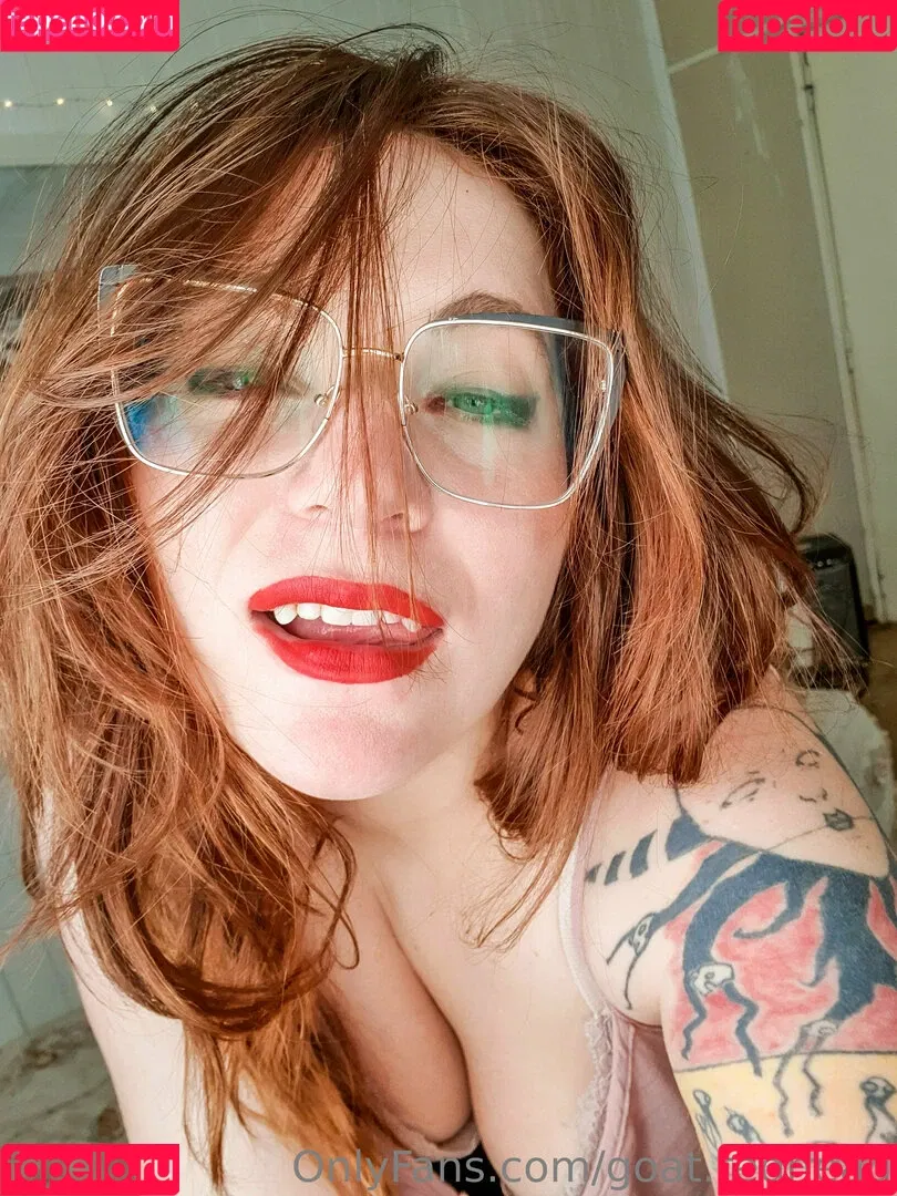goat.redhead / thegingerfarmgirl Onlyfans Photo Gallery 